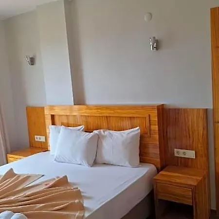 فندق Solmaz Deluxe Çeşme
